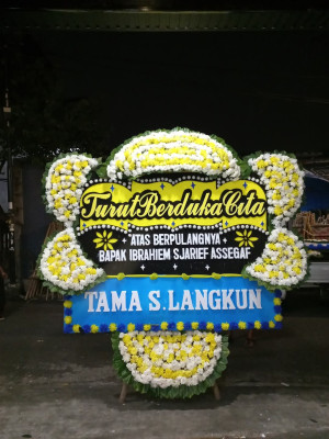 Papan Bunga Duka di Wedung
