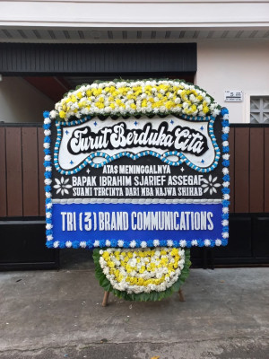 Papan Bunga Duka di Wedung